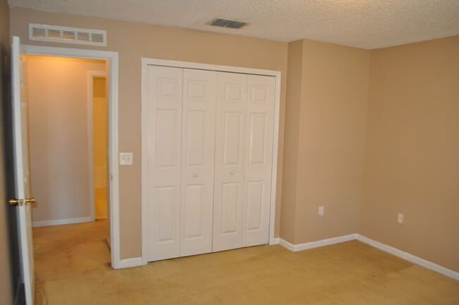 Building Photo - Nice 4 Bedroom 2.5 Bath 2 Car Garage Home ...