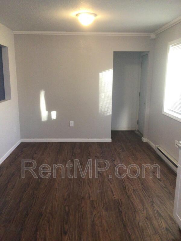 Building Photo - 913 Mulberry Ln