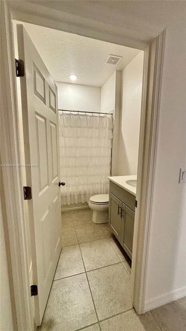 Building Photo - 219 Bottle Brush Dr