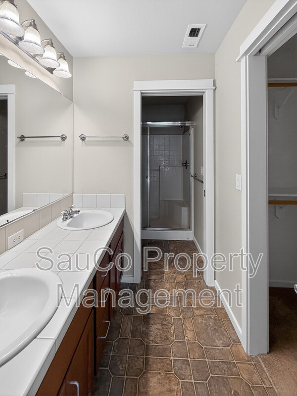 Building Photo - 7261 NE Stoneybrook St