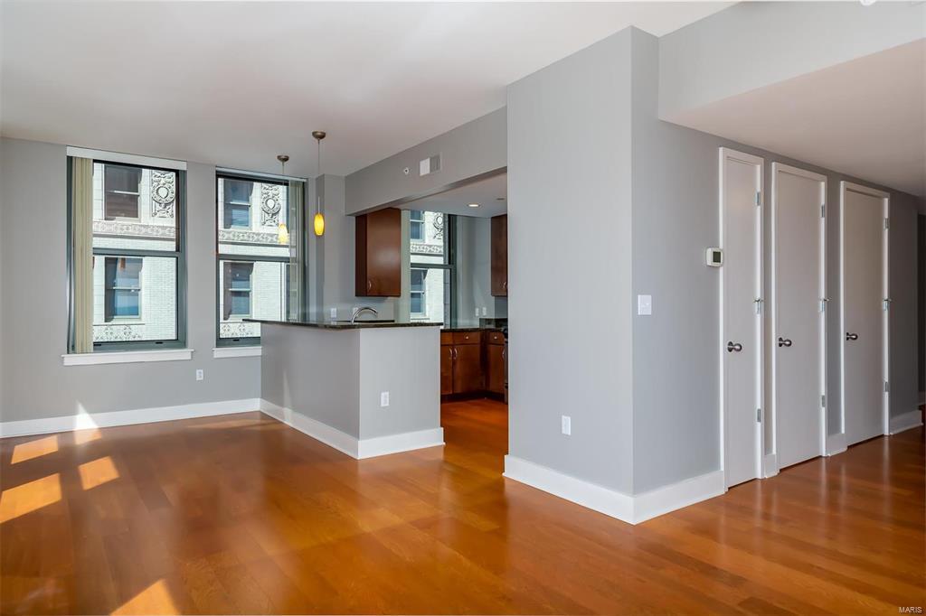 Building Photo - 314 N Broadway