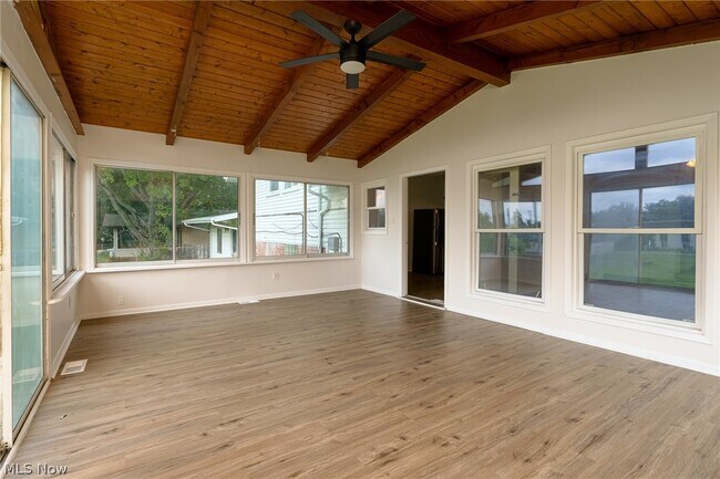 Building Photo - 9081 Royalton Rd