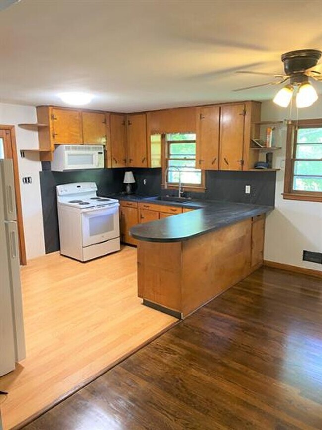 Building Photo - 3 Bedroom Home in Campbell County