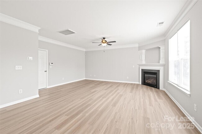 Building Photo - 7001 Dacian Ln