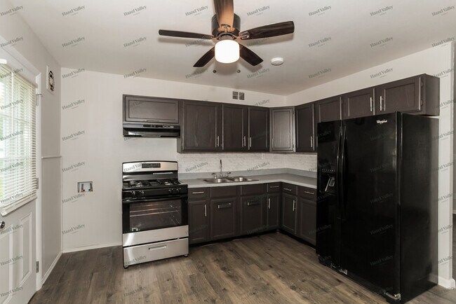 Building Photo - 9650 Marino Dr