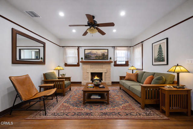 Building Photo - 1607 N Ave 54