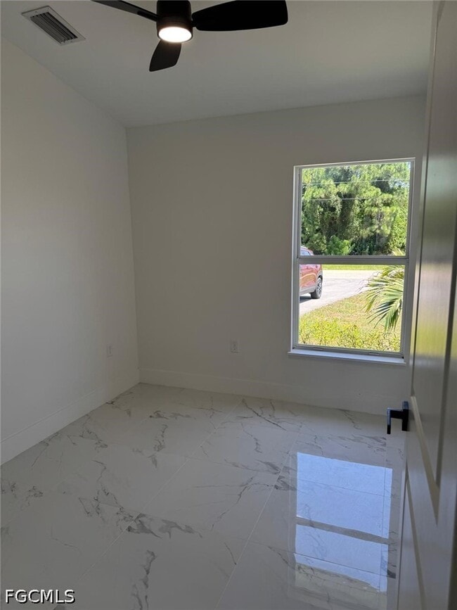 Building Photo - 4677 Golfview Blvd
