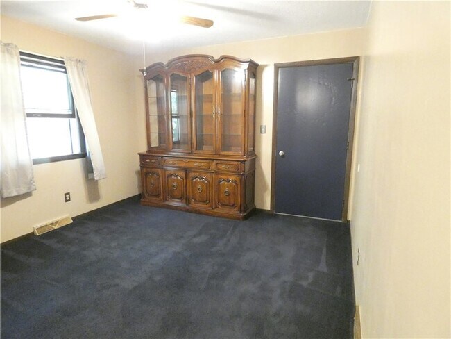 Building Photo - 574 S Erie St