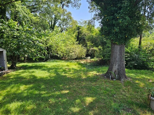 Building Photo - Available Now! 3BR/2BA Home In West End - ...