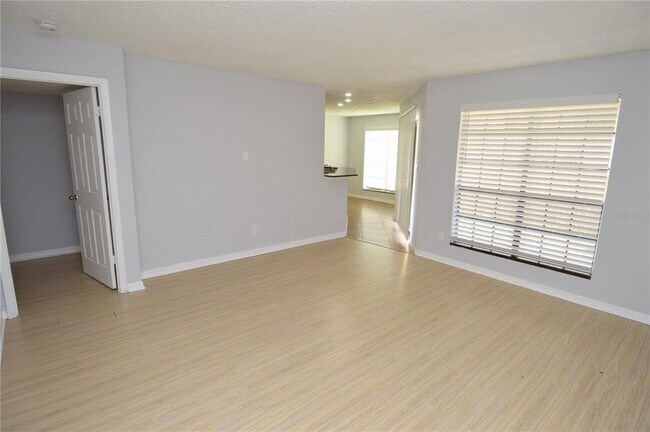 Building Photo - 8613 Mallard Reserve Dr