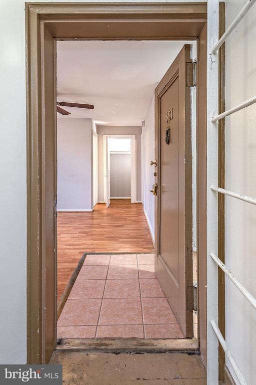 Building Photo - 2415 Ontario Rd NW