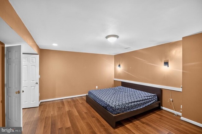 Building Photo - 6401 Abingdon Pl