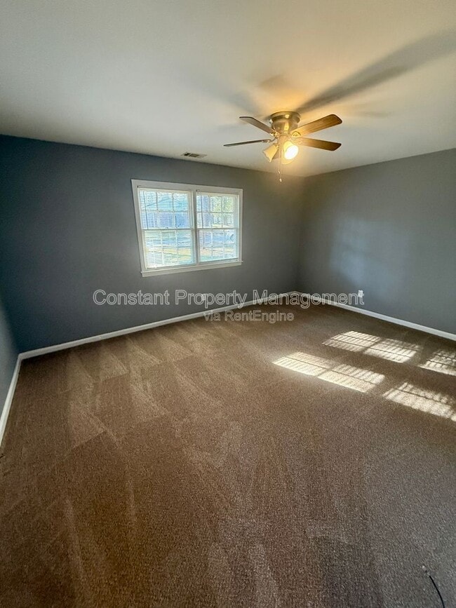 Building Photo - 225 Woodland Trail