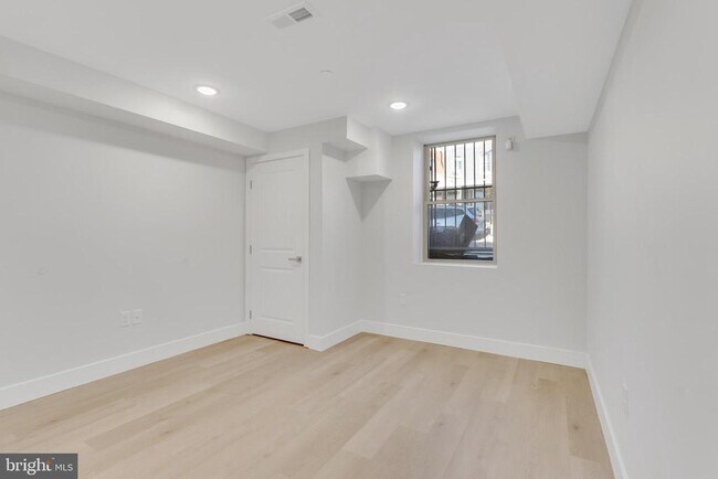 Building Photo - 1243 W Westmoreland St