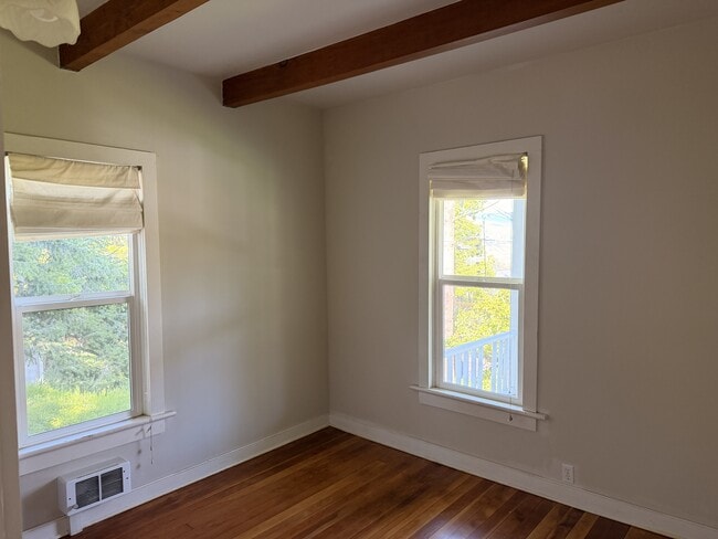 Building Photo - 227 Meade St