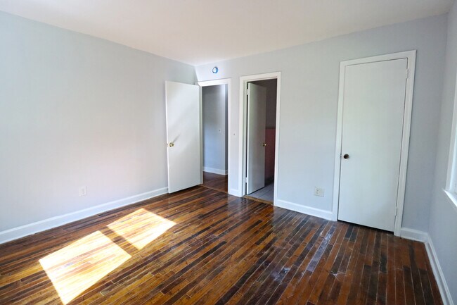Building Photo - 3151 Truman St