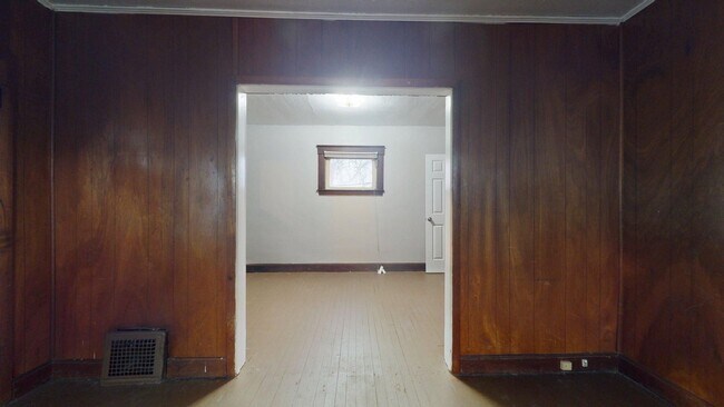 Building Photo - 3865 W 16th St