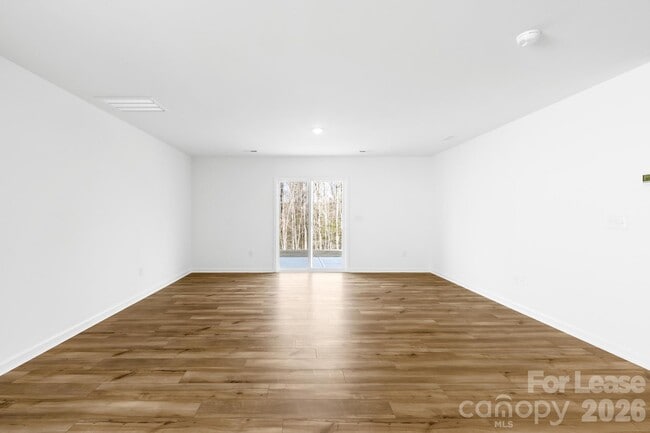 Building Photo - 544 Sand Dunes Dr