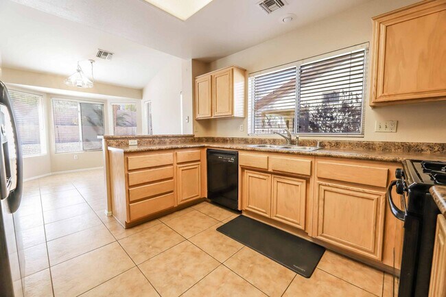 Building Photo - Sun City Summerlin - Golf Course Community...