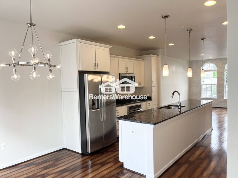 Building Photo - 12504 Rustic Rock Ln