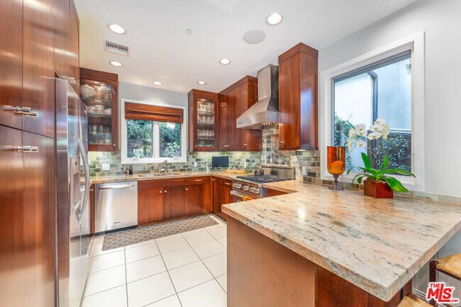 Building Photo - 8573 Appian Way