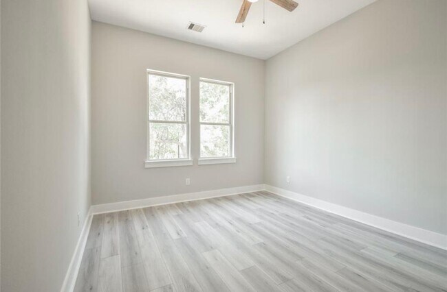 Building Photo - 14960 Wunderlich Dr