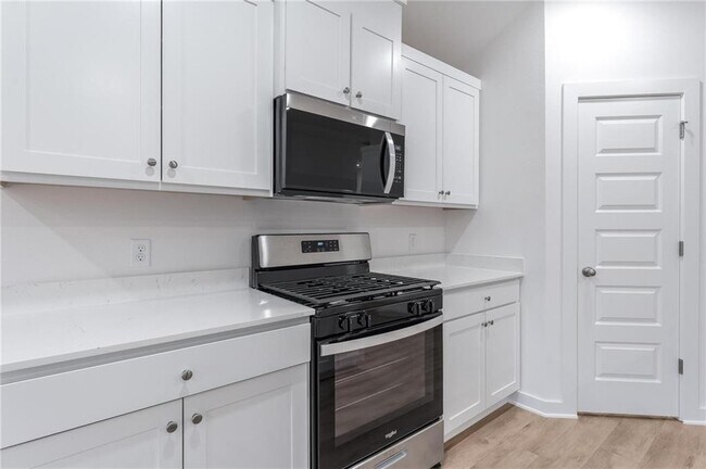 Building Photo - 138 S Maroon Ave