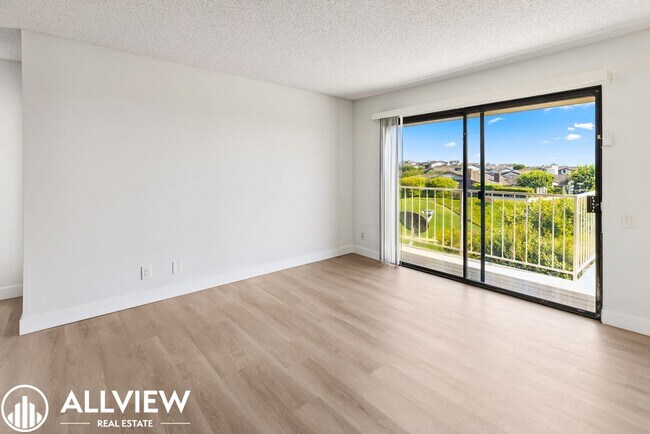 Building Photo - Recently Renovated Two-Story Home in Jasmi...