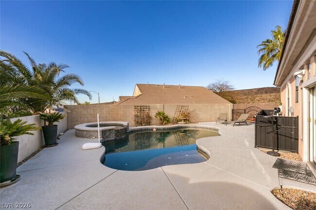 Building Photo - 2042 Poetry Ave