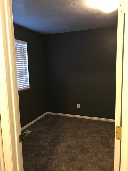 Bedroom 3 - 434 W 7th Street