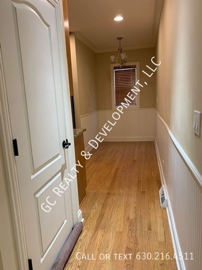 Building Photo - 1460 Whitcomb Ave