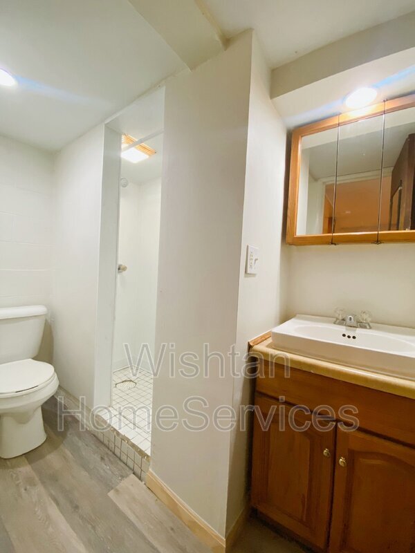 236 W Washington St 236 W Washington St IL 61455 Apartment