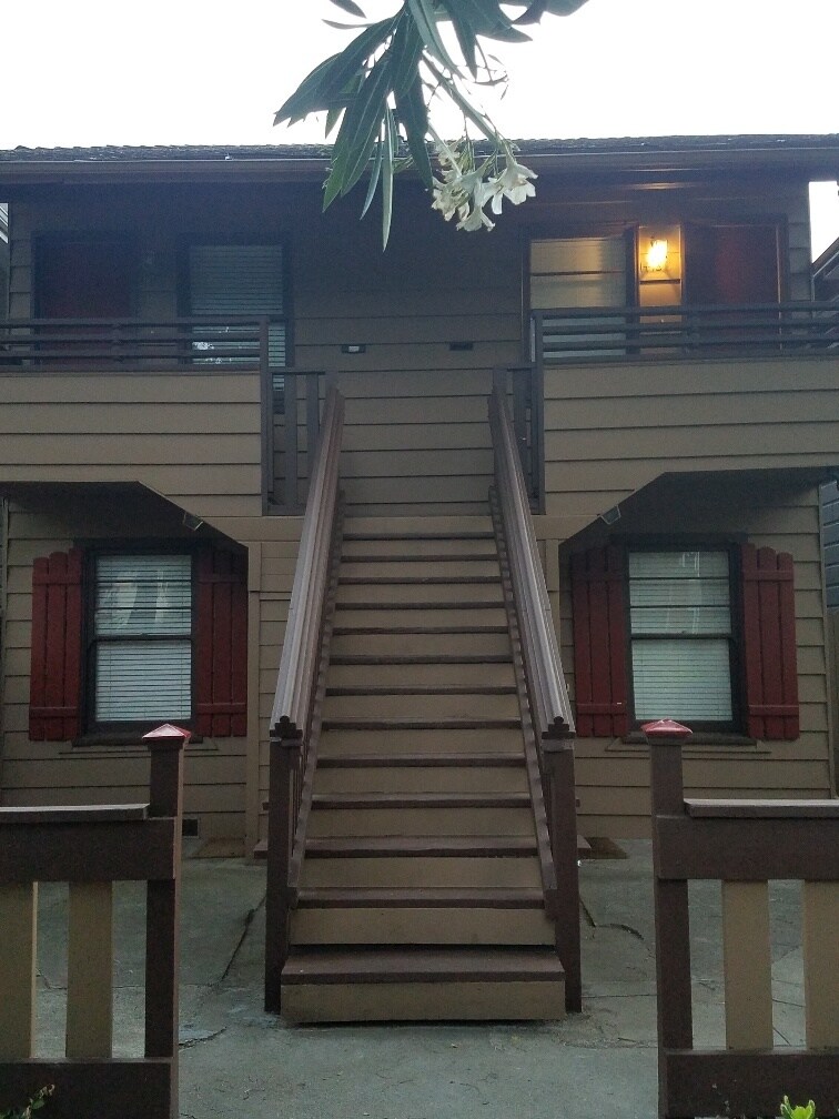 Building Photo - 1418 E St