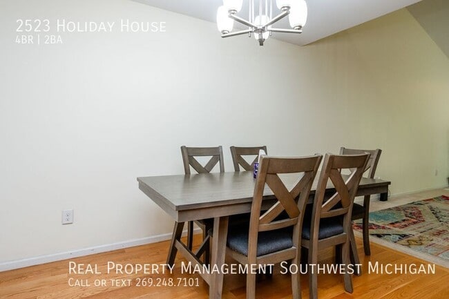 Building Photo - 2523 Holiday House Rd