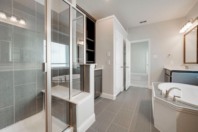 Building Photo - Welcome to this beautiful 4-bedroom, 3.5-b...