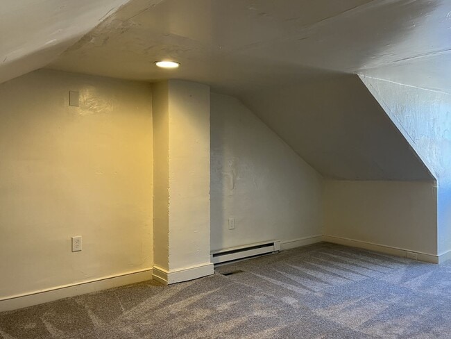 Building Photo - 3 Bedroom 1 Bath Home in Lancaster City - ...