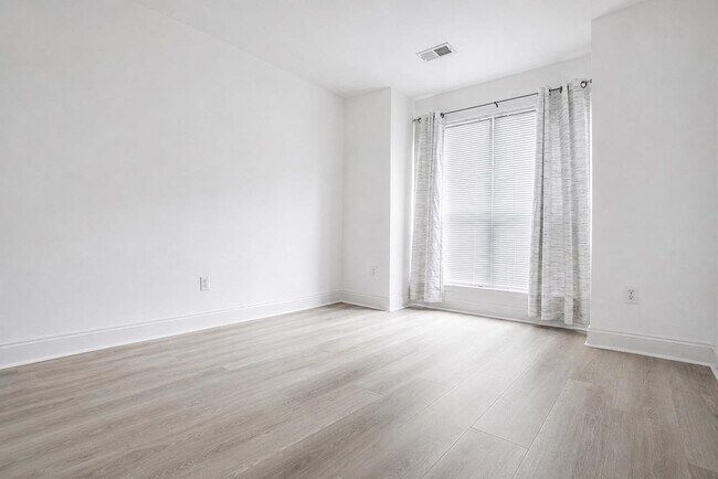 Building Photo - 8 Droyers Pointe Blvd