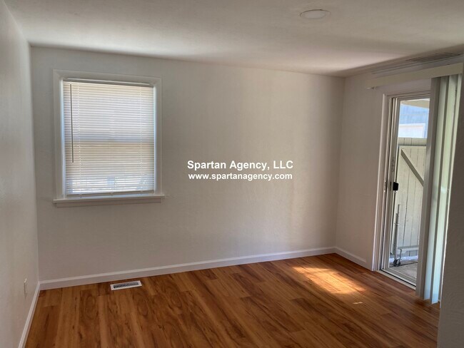 Building Photo - 2608 Linden Ln
