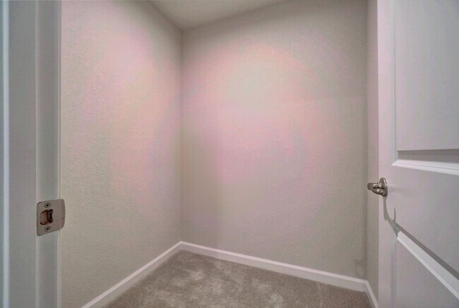 Building Photo - 2 bedroom townhome in Portsmouth