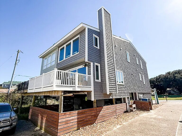 Building Photo - 4466 Ocean View Ave