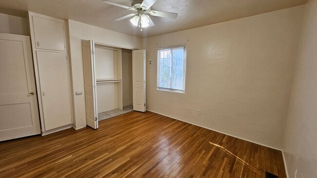 Building Photo - SE Cute 2 Bedroom 1 Bath Home.