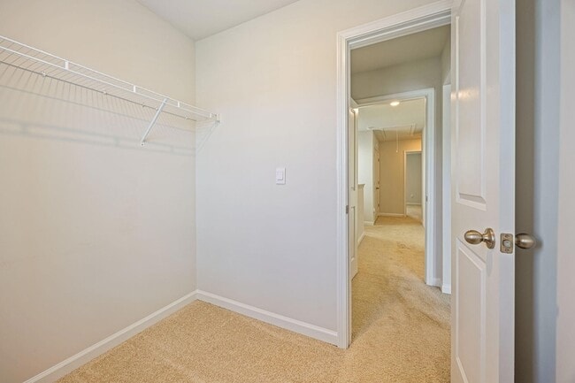 Building Photo - 5438 Thrasher Ln