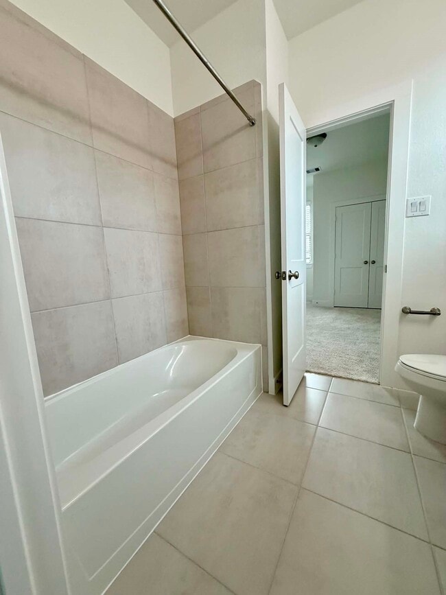 Building Photo - 1539 Crystal Stream Dr
