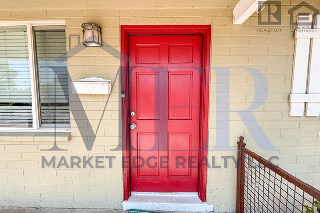 Building Photo - 3Bed/2Bath House in Central Scottsdale! $1...
