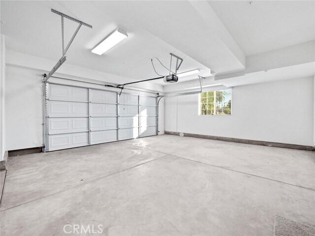 Building Photo - 1325 W Grand Ave