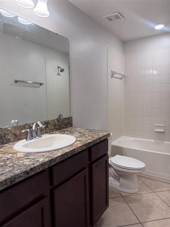 Building Photo - 3012 Salford St