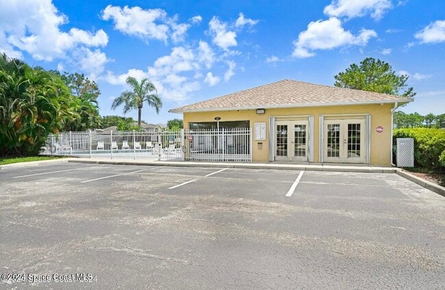 Building Photo - 2711 Stratford Pointe Dr