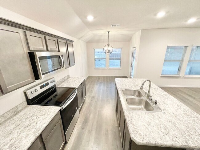 Building Photo - 1125 Silver Maple Ln