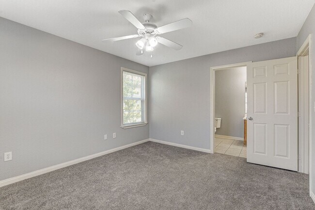 Building Photo - 3909 Sweet Pine St