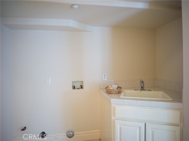 Building Photo - 146 W Le Roy Ave